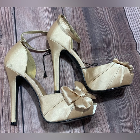 Fabulicious heels - Picture 1 of 10